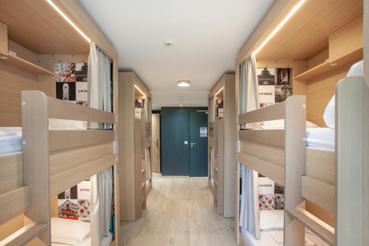 8-Bed Room Balcony